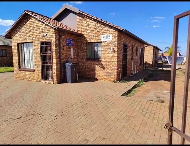 3 BEDROOM PROPERTY TO RENT IN PROTEA GLEN EXT